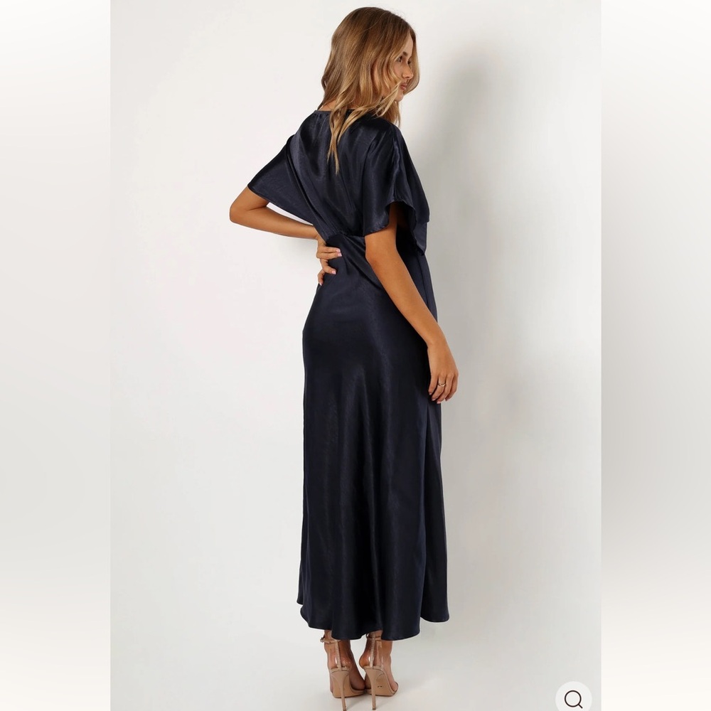 NWT Petal & Pup Ricki Maxi Dress Size Medium Navy Silky Butterfly Sleeve Wedding - Picture 11 of 12